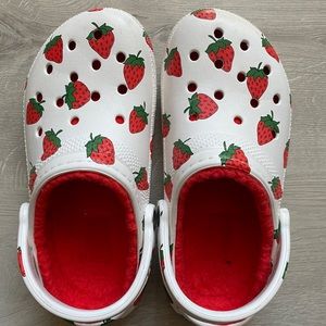 Crocs “Vacay Vibes” Strawberry Print Shoes